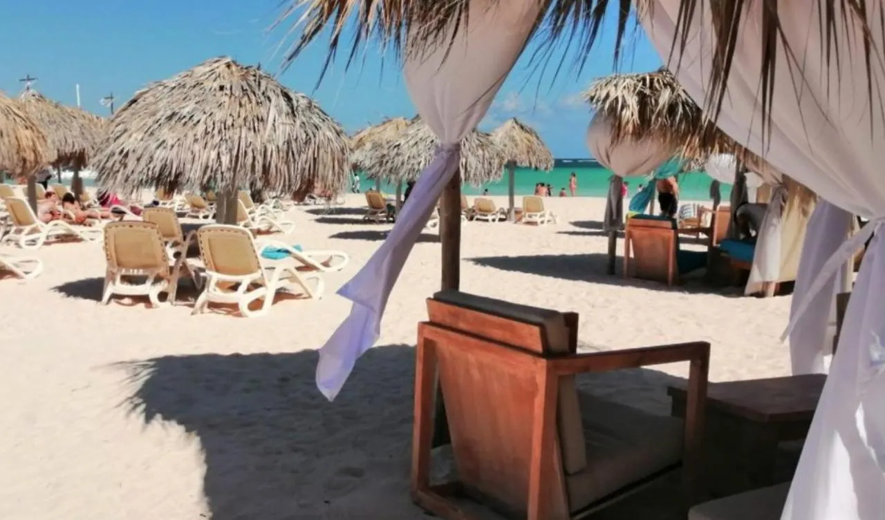 Hotel Sol Caribe Suites - Playa Los Corales - Beach Club, Wifi, Swimming Pool - Calle Aruba